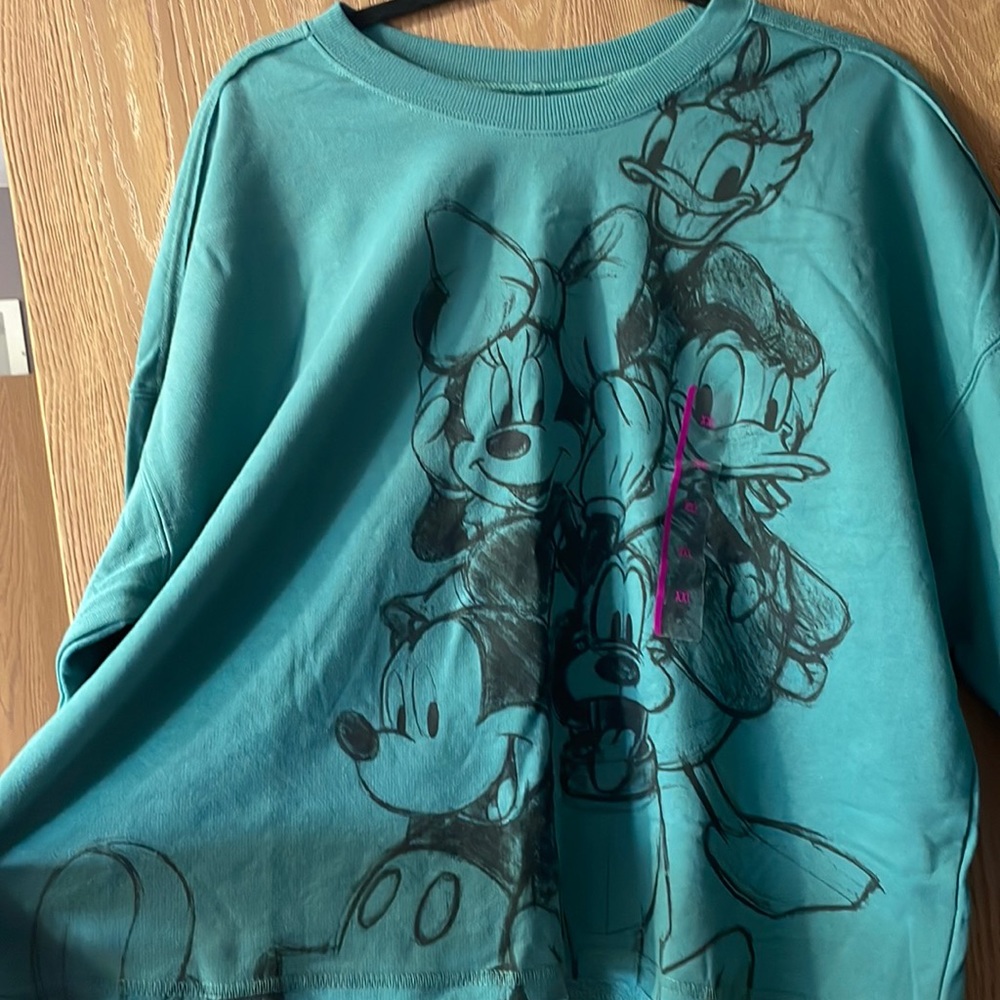NWT Disney cropped crew